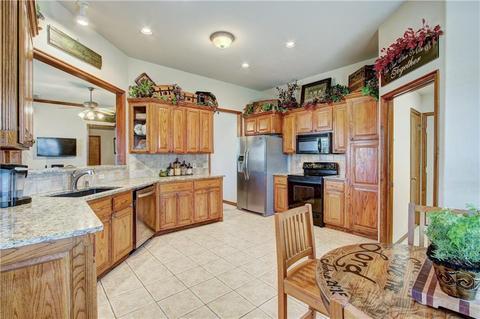 2037 Oak Dr, Moore, OK 73170 photo 14