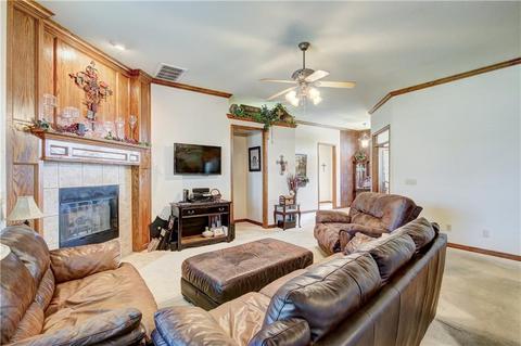 2037 Oak Dr, Moore, OK 73170 photo 7