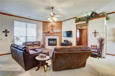 2037 Oak Dr, Moore, OK 73170 photo 6