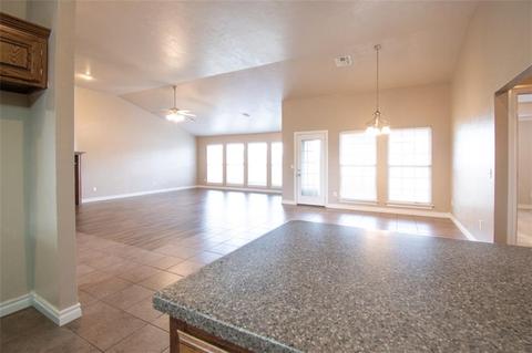 1801 Foxtail Cir, Altus, OK 73521 photo 5