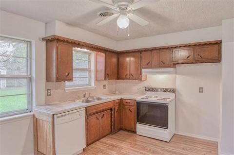 1517 Lakecrest, Norman, OK 73071 photo 10