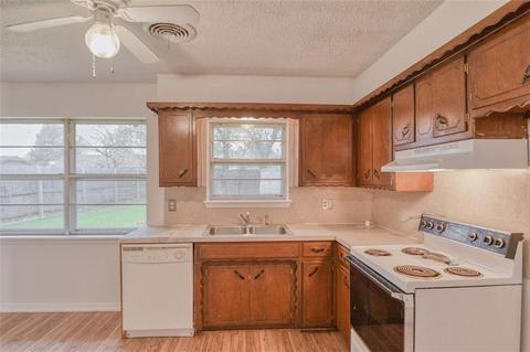 1517 Lakecrest, Norman, OK 73071 photo 11