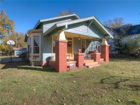 704 E Vilas Ave, Guthrie, OK 73044 photo 2