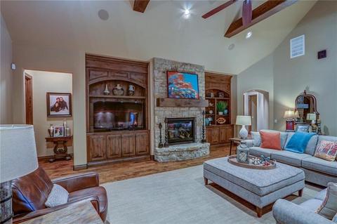 2817 Rustic Rd, Edmond, OK 73034 photo 7