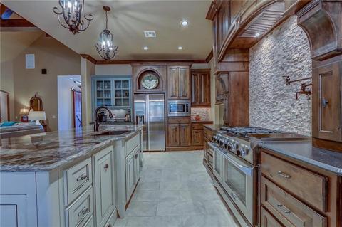2817 Rustic Rd, Edmond, OK 73034 photo 12