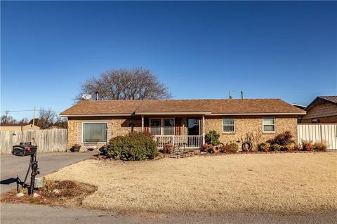 401 E Roh, Thomas, OK 73669 photo 1