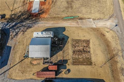 401 E Roh, Thomas, OK 73669 photo 6