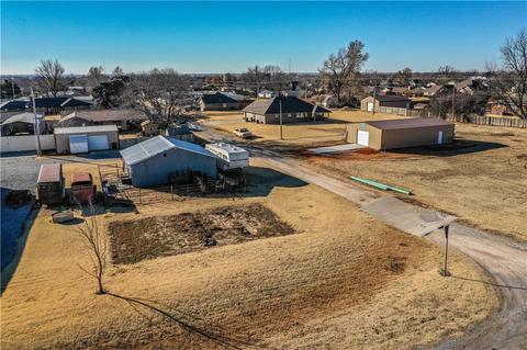 401 E Roh, Thomas, OK 73669 photo 7