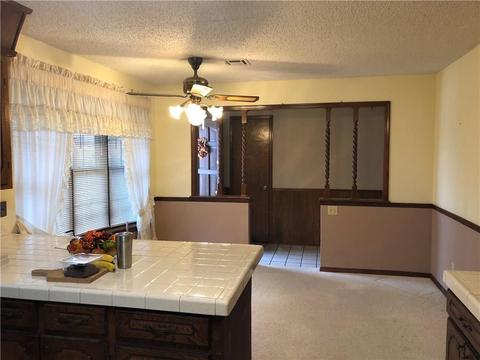 705 Canterbury, Altus, OK 73521 photo 4
