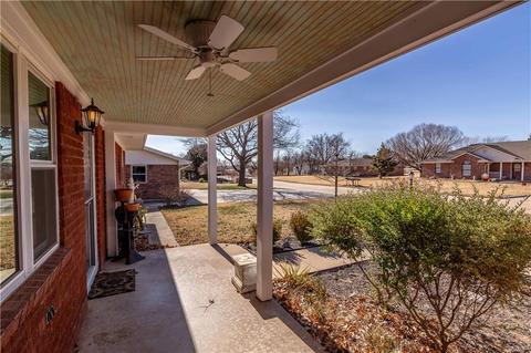 724 N Brewer Ave, Hydro, OK 73048 photo 3