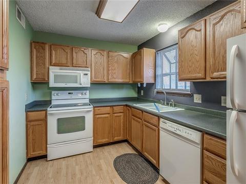 1010 Sharp St, Perkins, OK 74059 photo 4