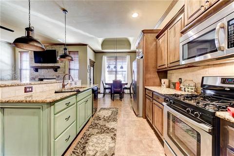 608 E Amelia Ter, Mustang, OK 73064 photo 11