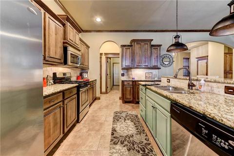 608 E Amelia Ter, Mustang, OK 73064 photo 12