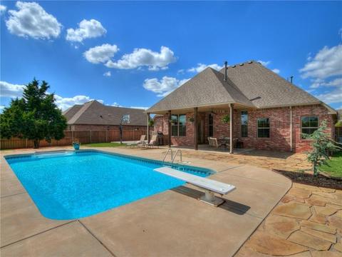 608 E Amelia Ter, Mustang, OK 73064 photo 3