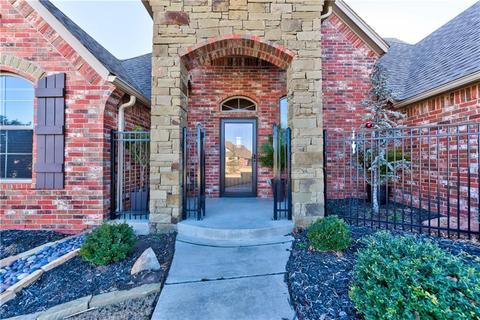 608 E Amelia Ter, Mustang, OK 73064 photo 4