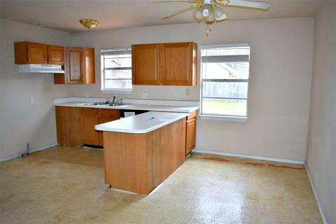 207 W Apache, Marlow, OK 73055 photo 3