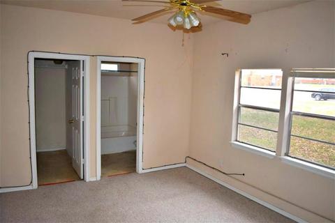 207 W Apache, Marlow, OK 73055 photo 6