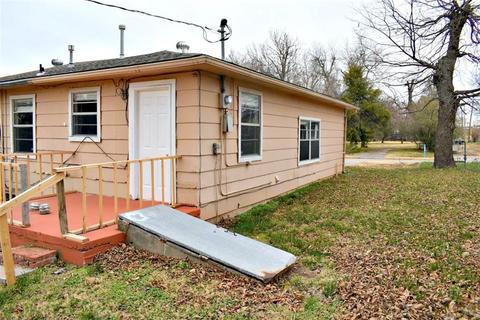 207 W Apache, Marlow, OK 73055 photo 12