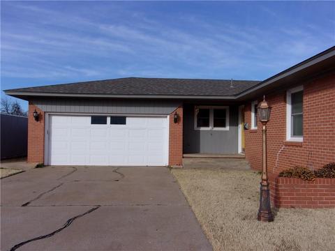 125 Cameron, Altus, OK 73521 photo 4