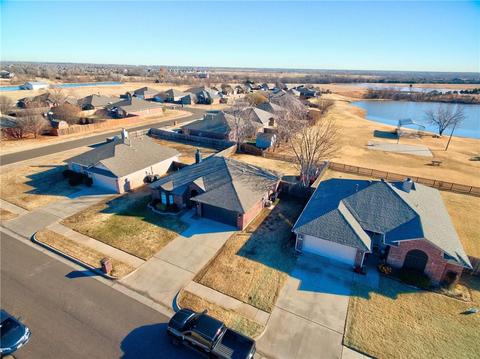 2404 Westchester Dr, Moore, OK 73160 photo 3