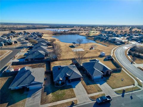 2404 Westchester Dr, Moore, OK 73160 photo 5
