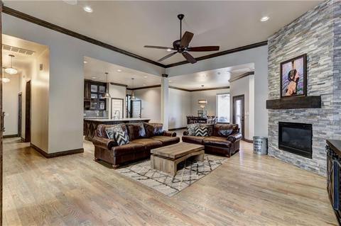 3117 Hillside Dr, Edmond, OK 73012 photo 3