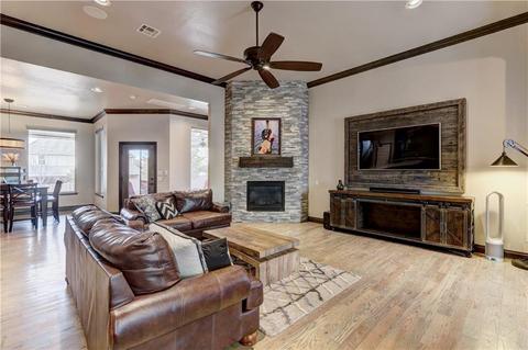 3117 Hillside Dr, Edmond, OK 73012 photo 4