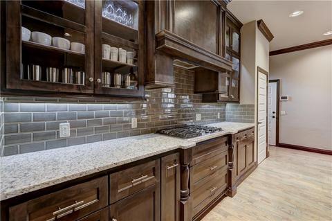 3117 Hillside Dr, Edmond, OK 73012 photo 9