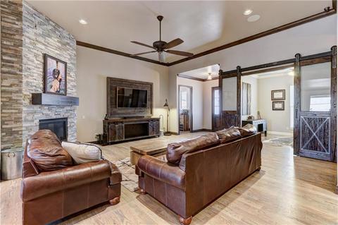 3117 Hillside Dr, Edmond, OK 73012 photo 5