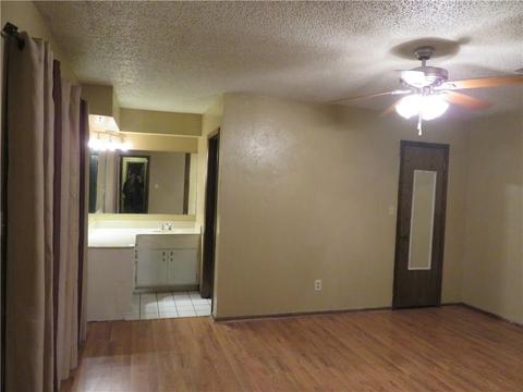 601 Comanche Trl, Altus, OK 73521 photo 7