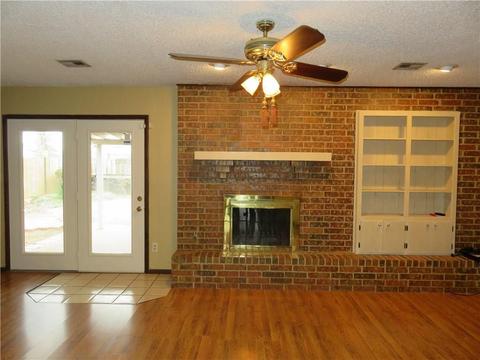601 Comanche Trl, Altus, OK 73521 photo 2