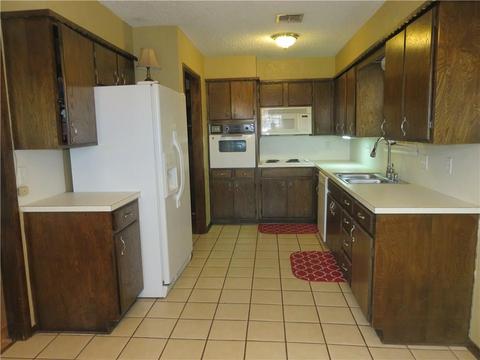 601 Comanche Trl, Altus, OK 73521 photo 4
