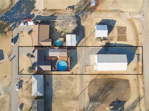 407 E Roh, Thomas, OK 73669 photo 2