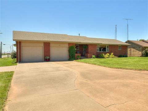 730 E Broadway, Thomas, OK 73669 photo 1