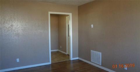 1216 Hickory, Altus, OK 73521 photo 2