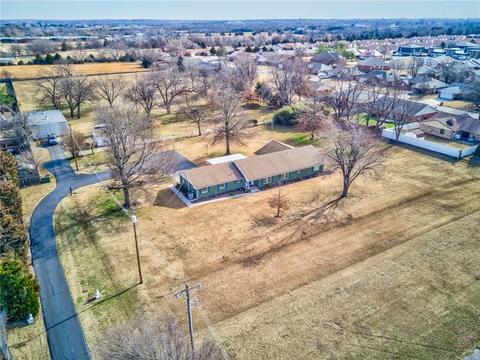 4009 N Kickapoo Ave, Shawnee, OK 74804 photo 3