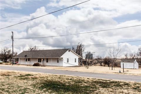301 N Dewey, Corn, OK 73024 photo 2