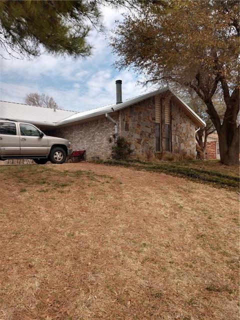 505 E Scott St, Carnegie, OK 73015 photo 2