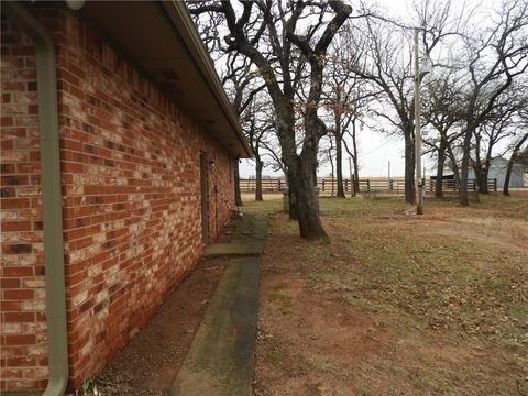 105135 S Highway 177 Hwy, Mcloud, OK 74851 photo 2