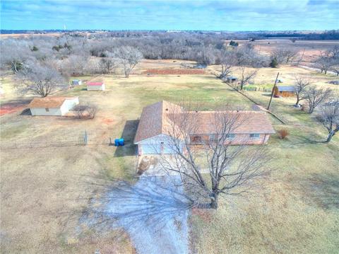 408 S Cemetery Rd, Tuttle, OK 73089 photo 3