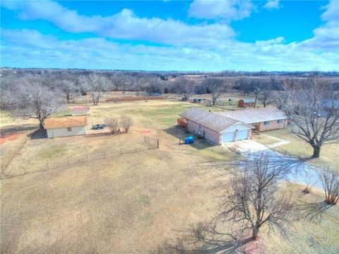 408 S Cemetery Rd, Tuttle, OK 73089 photo 2