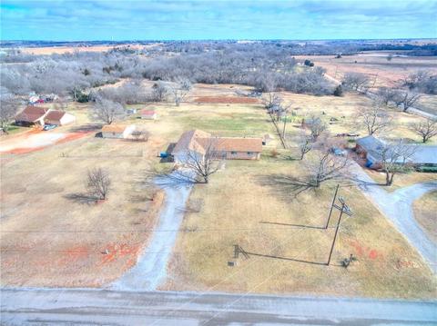408 S Cemetery Rd, Tuttle, OK 73089 photo 4
