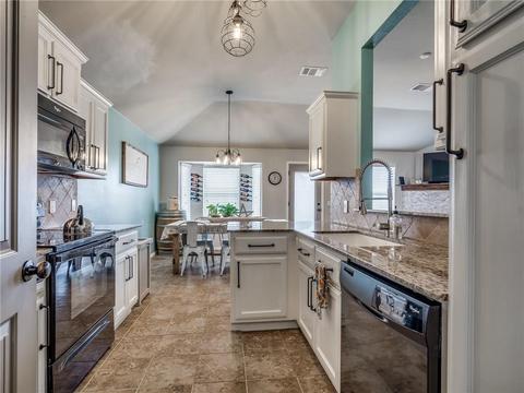 4416 Brooklyn Ave, Moore, OK 73160 photo 6