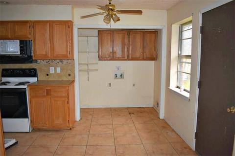 1125 Apache St, Chickasha, OK 73018 photo 4