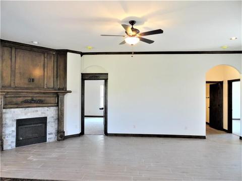Undisclosed, Moore, OK 73160 photo 14