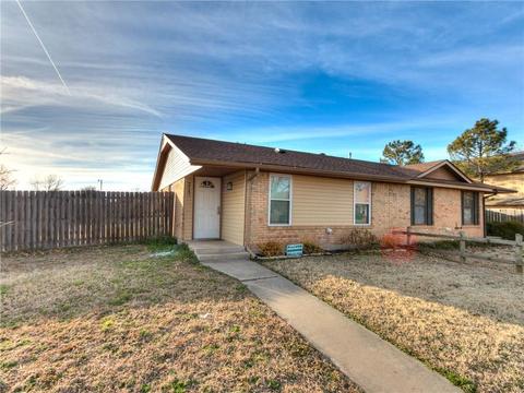 2147 Meench Dr, Moore, OK 73170 photo 1