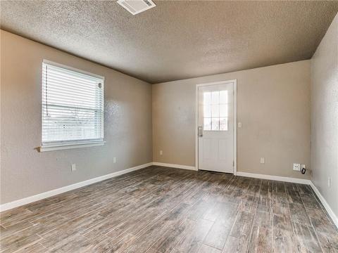 2147 Meench Dr, Moore, OK 73170 photo 9