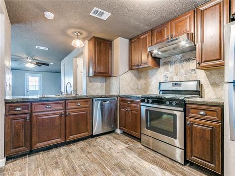 2147 Meench Dr, Moore, OK 73170 photo 3