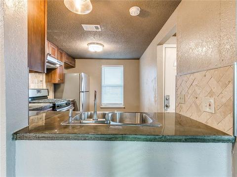 2147 Meench Dr, Moore, OK 73170 photo 5
