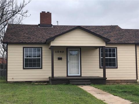 1040 E Liveoak St, Altus, OK 73521 photo 1